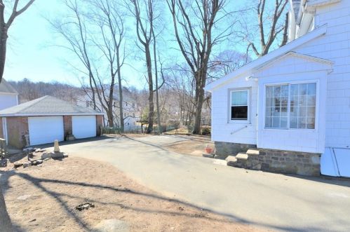 112 Bates Ave, Quincy MA 02169-1508 exterior