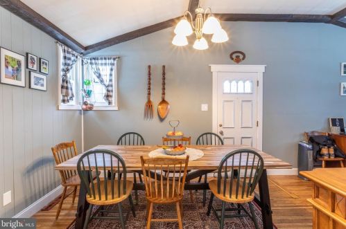 1037 Salem Ave, West Deptford NJ 08096-6062 exterior