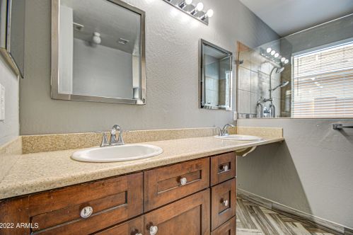 4217 73 Dr, Phoenix AZ 85033-2512 exterior