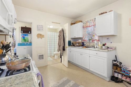 342 Main St, Groveland MA 01834-1346 exterior