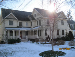 902 Watertown St, Newton, MA 02465-2108