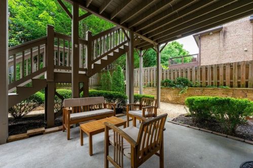 1789 Buckhead Vly Ln, Atlanta GA 30324-2795 exterior