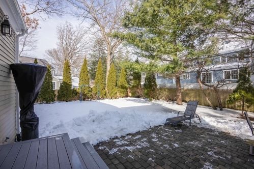 319 Hillcrest Rd, Needham MA 02492-4028 exterior