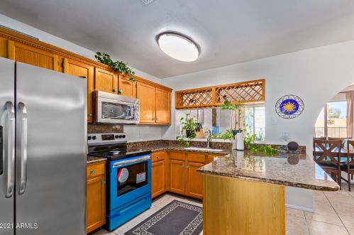 3736 Charter Oak Rd, Phoenix AZ 85032-7452 exterior