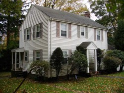 54 Woodward St, Newton, MA 02461-1512