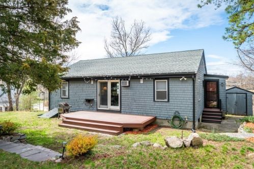 1088 Commercial St, Weymouth MA 02189-1632 exterior