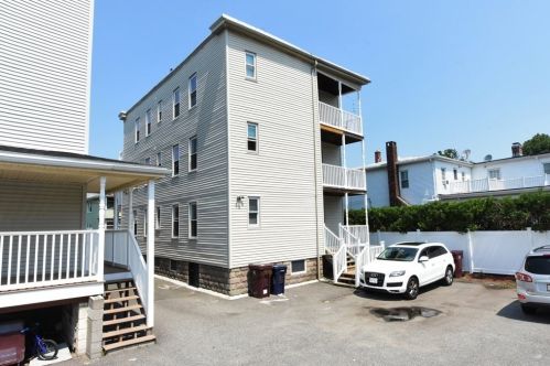 49 Highland Ave, Everett MA 02149-1434 exterior