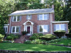 61 Oldham Rd, Newton, MA 02465-2328