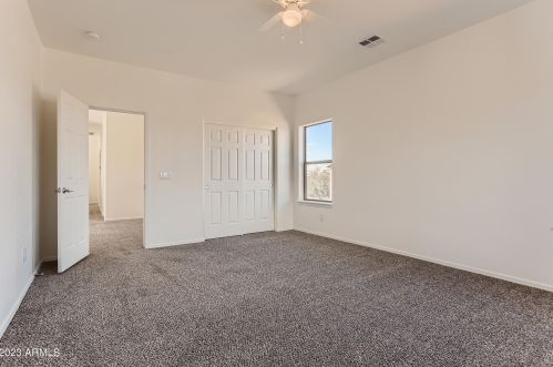 5814 9 Dr, Phoenix AZ 85041-3986 exterior