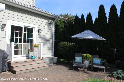 90 Lovett Ave, Little Silver NJ 07739-1403 exterior