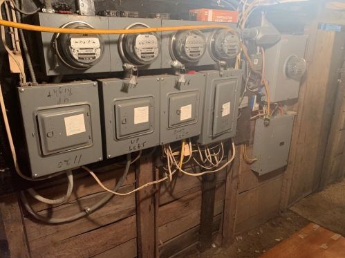 1122 Mammoth Rd, Dracut MA 01826 exterior