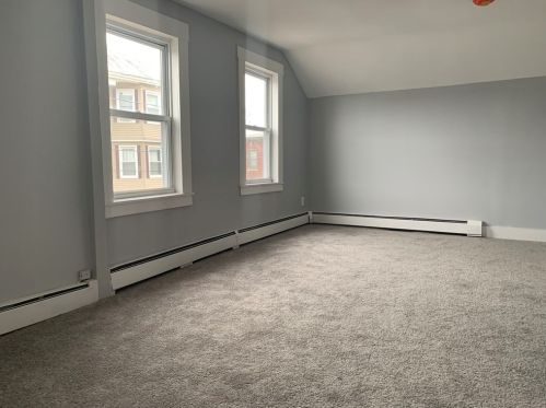 301 Maxfield St, New Bedford MA 02740-4328 exterior