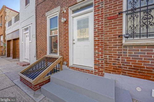 1815 20 St, Philadelphia PA 19145-2048 exterior