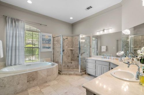 2455 Halloran St, Fort Worth TX 76107-6631 exterior