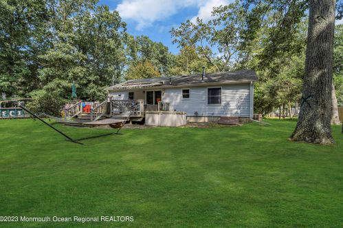 26 Frank Applegate Rd, Jackson Twp NJ 08527-2455 exterior