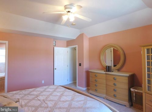 612 Schaeffer Ave, West Deptford NJ 08096-6631 exterior