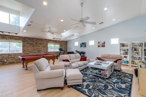 3713 Camelback Rd, Phoenix AZ 85033-1505 exterior