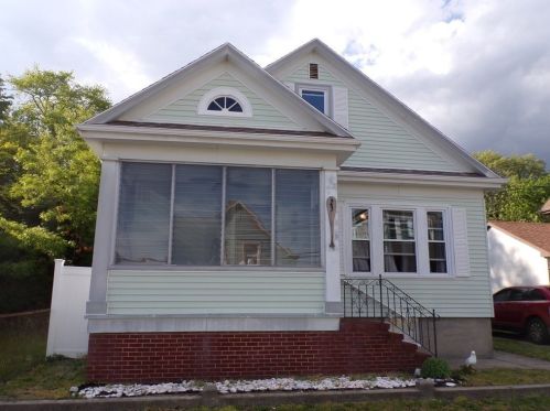 23 Lucas St, New Bedford, MA 02744-1509