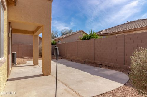 7233 39 Way, Phoenix AZ 85050-5428 exterior