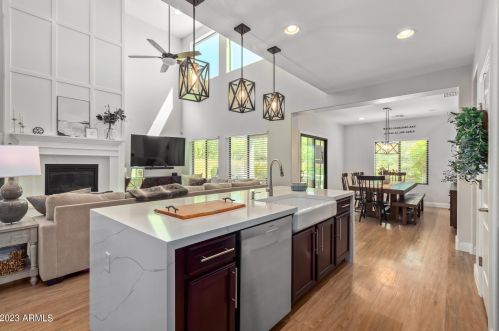 1646 Blaylock Dr, Phoenix AZ 85085-6323 exterior