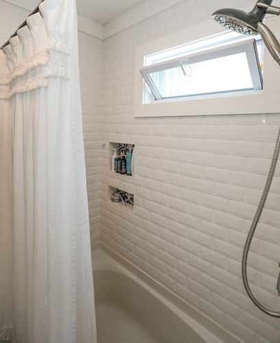 295 Merrimack St, Lawrence MA 01843-1404 exterior