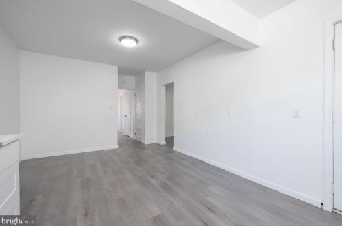 1022 Penn Line Rd, West Deptford NJ 08066-1075 exterior