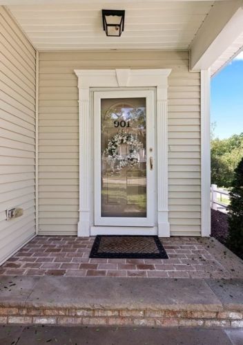 901 Alyssa Dr, Groveland MA  01834-1664 exterior