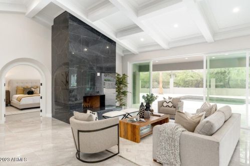 5801 30th St, Phoenix AZ  85016-2401 exterior