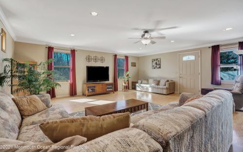 11 Red Cedar Ct, Jackson Twp NJ 08527-1351 exterior