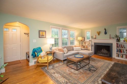 51 East St, South Hadley MA  01075-2115 exterior