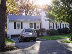 66 Manchester Rd, Newton, MA 02461-1123
