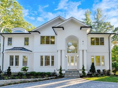 70 Helene Rd, Newton, MA 02468-1025