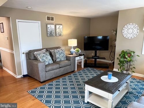 623 Wesley Ave, West Deptford NJ 08063-1247 exterior