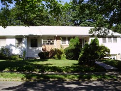 125 Wendell Rd, Newton, MA 02459-2946