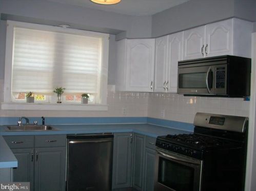 430 Jackson St, West Deptford, NJ 08096-2627