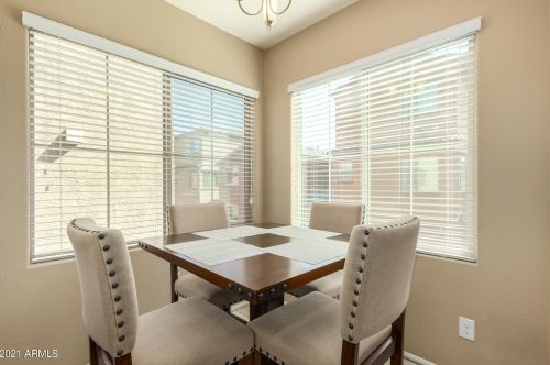 1947 77th Gln, Phoenix AZ  85035-5061 exterior