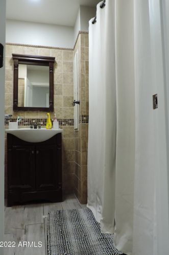 4001 61 St, Phoenix AZ 85033-1712 exterior