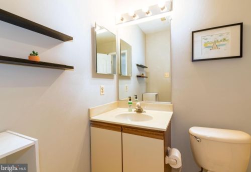 5484 Wooded Way, Columbia MD  21044-5722 exterior