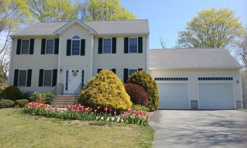 2 Mayflower Ridge Dr, Wareham, MA 02571-1516