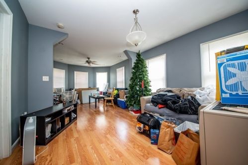 55 Pierce St, New Bedford MA 02740-3827 exterior