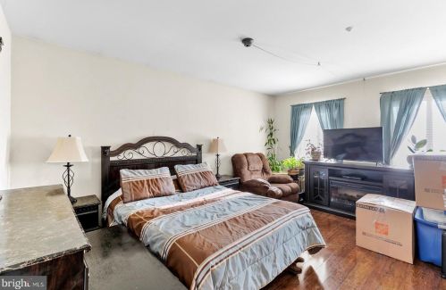 16 Maplewood Ct, West Deptford NJ 08066-2406 exterior