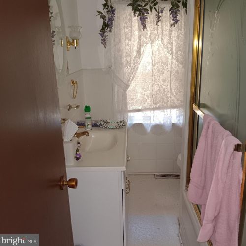 203 7 St, West Deptford NJ 08086-3129 exterior