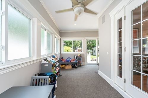 1058 Highland Ave, Needham MA 02494-1128 exterior