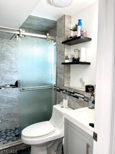 69 Montgomery Pl, Belleville NJ  07109-1314 exterior