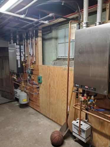 335 Ashley Blvd, New Bedford MA 02746-1864 exterior