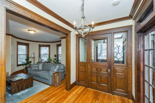 755 Pleasant St, Worcester, MA 01602-1926