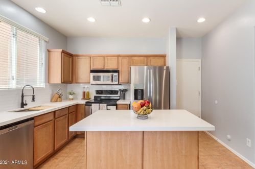 1948 77th Gln, Phoenix AZ 85035-5055 exterior