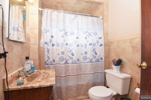 209 Kearny Ave, Kearny NJ 07032-2507 exterior