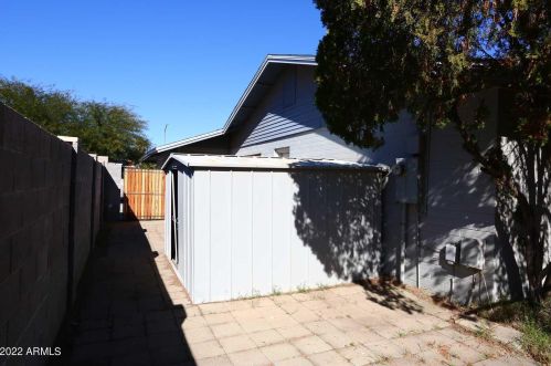 3763 Crocus Dr, Phoenix AZ 85032-5420 exterior