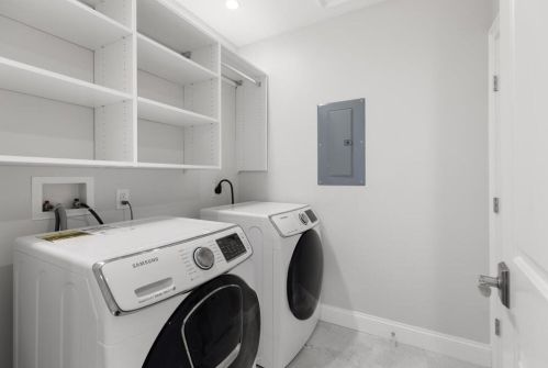 10 Fox Hl Rd, Newton MA exterior